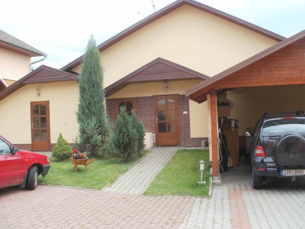 Penzion Ivana Valasske Mezirici Exterior photo